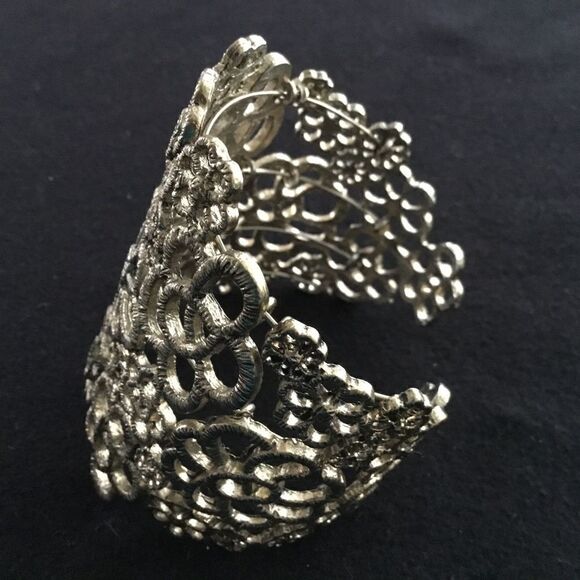 Metal lace filigree bangle bracelet.  J0022 - Picture 2 of 6